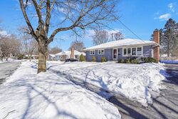 Pre-foreclosure in  CRESTLAN CIR Worcester, MA 01604