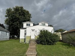 Pre-foreclosure in  PINEWOOD RD Dundalk, MD 21222
