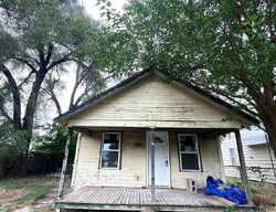 Pre-foreclosure in  OSBORNE ST Hutchinson, KS 67501