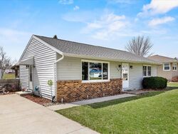  E 4th St, Mechanicsville IA