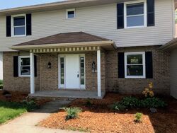 Pre-foreclosure in  NW 93RD CT Clive, IA 50325