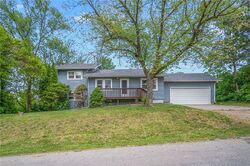 Pre-foreclosure in  W 8TH ST N Newton, IA 50208