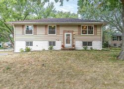 Pre-foreclosure in  TAYLOR CT Davenport, IA 52806