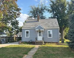 Pre-foreclosure in  S 5TH AVE E Newton, IA 50208