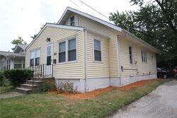 Pre-foreclosure in  STEWART ST Des Moines, IA 50316