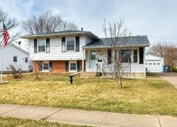  Greenbrier Dr, Bettendorf IA