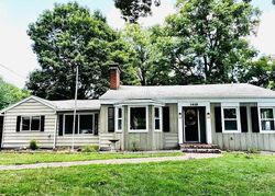 Pre-foreclosure in  PRAIRIE AVE Belleville, IL 62220