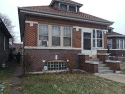 Pre-foreclosure in  S BALTIMORE AVE Chicago, IL 60617