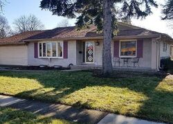 Pre-foreclosure in  W DEMPSTER ST Des Plaines, IL 60016