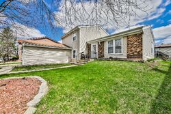 Pre-foreclosure in  S BRANDON DR Glendale Heights, IL 60139