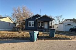 Pre-foreclosure in  PARK AVE Wood River, IL 62095