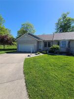 Pre-foreclosure in  ROLLING OAKS DR Collinsville, IL 62234