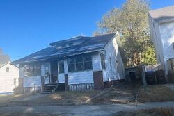 Pre-foreclosure in  W MILL ST Bloomington, IL 61701