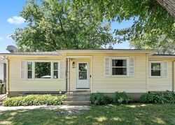 Pre-foreclosure in  11TH AVE Sterling, IL 61081