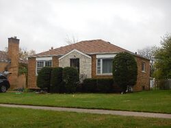 Pre-foreclosure in  S 21ST AVE Broadview, IL 60155