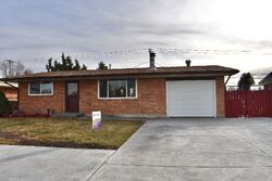 Pre-foreclosure in  E 17TH ST Idaho Falls, ID 83406