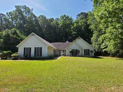 Pre-foreclosure in  GRINDENWALD DR Jonesboro, GA 30238