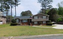 Pre-foreclosure in  MANHATTAN DR NE Kennesaw, GA 30144