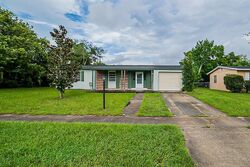 Pre-foreclosure in  WHITEWOOD DR Deltona, FL 32725