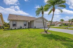 Pre-foreclosure in  TIFFANY ANNE CIR West Palm Beach, FL 33417