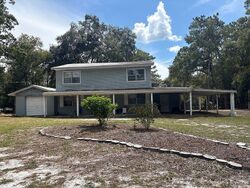 Pre-foreclosure in  SW 153RD LN Dunnellon, FL 34432