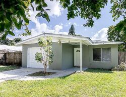 Pre-foreclosure in  LAS LOMAS DR Sarasota, FL 34231