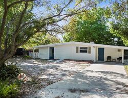 Pre-foreclosure in  LORDS AVE Sarasota, FL 34231