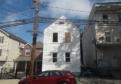 Pre-foreclosure in  17TH AVE Newark, NJ 07103