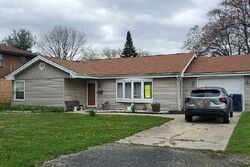 Pre-foreclosure in  W 113TH ST Worth, IL 60482