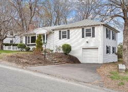 Pre-foreclosure in  JUNIPER RIDGE DR Waterbury, CT 06708