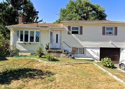 Pre-foreclosure in  MAPLE RIDGE RD Danbury, CT 06811