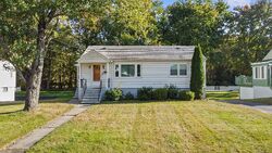 Pre-foreclosure in  RAYMOND ST Waterbury, CT 06706