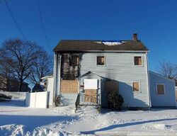 Pre-foreclosure in  BICK TER Bridgeport, CT 06604