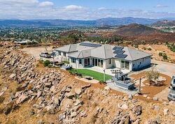 Pre-foreclosure in  LOS ALAMOS RD Murrieta, CA 92563