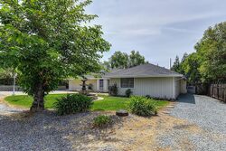 Pre-foreclosure in  COUNTRY CLUB DR Shingle Springs, CA 95682