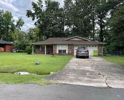 Pre-foreclosure in  KIMBERLY CIR Lonoke, AR 72086