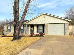  Northview Dr, Russellville AR