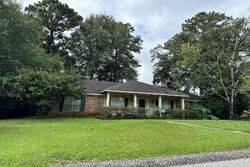 Pre-foreclosure in  WOODLAND HILLS DR Semmes, AL 36575