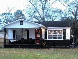 Pre-foreclosure in  11TH AVE Mobile, AL 36611