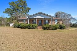 Pre-foreclosure in  28TH AVE Valley, AL 36854