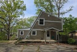 Pre-foreclosure in  OWL HOLLOW RD Clarksville, TN 37040