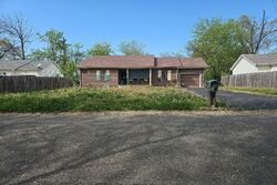 Pre-foreclosure in  CARTER RD Clarksville, TN 37042