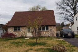 Pre-foreclosure in  CHIPMUNK LN Clifton Heights, PA 19018