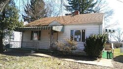 Pre-foreclosure in  7TH AVE East Liverpool, OH 43920