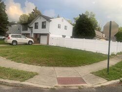 Pre-foreclosure in  FRANKLIN AVE Berlin, NJ 08009