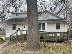 Pre-foreclosure in  LESLIE ST Lansing, MI 48912