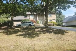 Pre-foreclosure in  PICKWOOD DR West Bloomfield, MI 48322