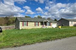Pre-foreclosure Listing in WENDOVER DR BUNKER HILL, WV 25413
