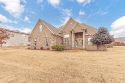Pre-foreclosure in  KENNEDIE DR Medina, TN 38355