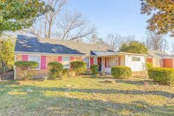 Pre-foreclosure in  MEADOWCREST CIR Memphis, TN 38117